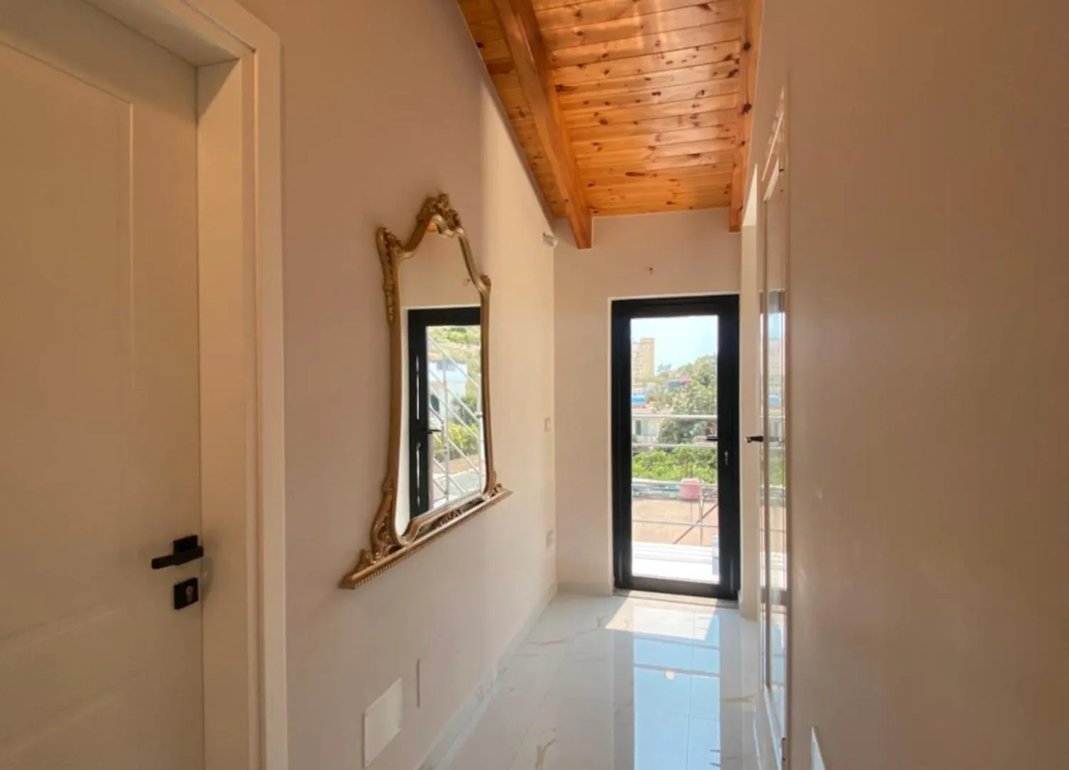 Crown Deluxe Property Saranda