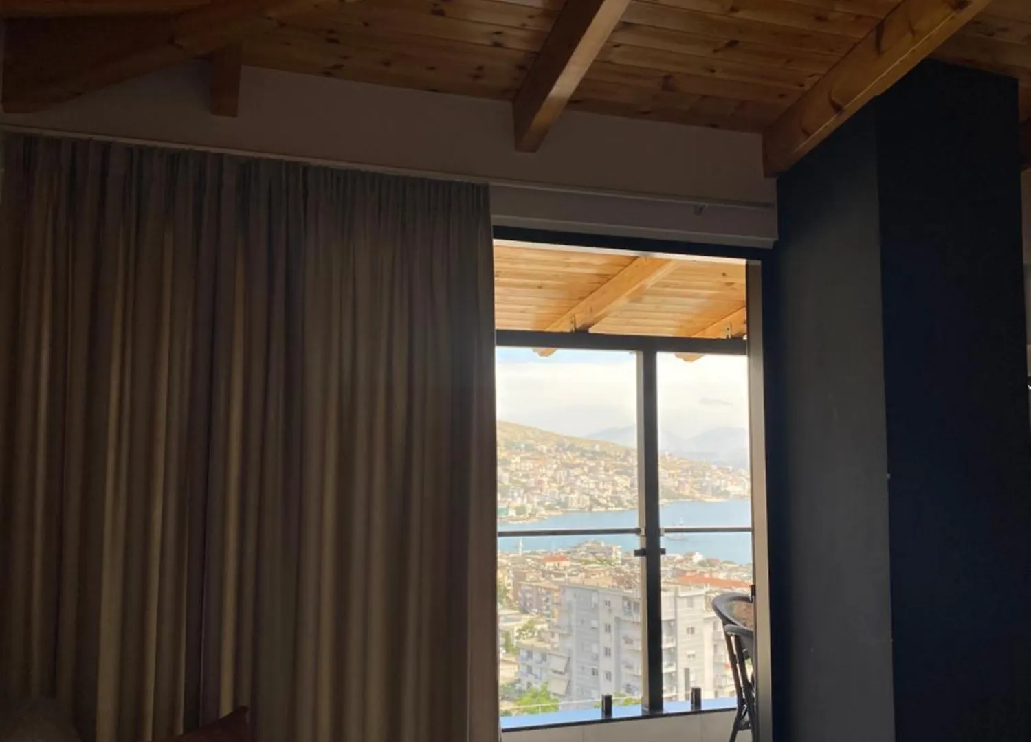 Crown Deluxe Property Saranda Arnavutluk