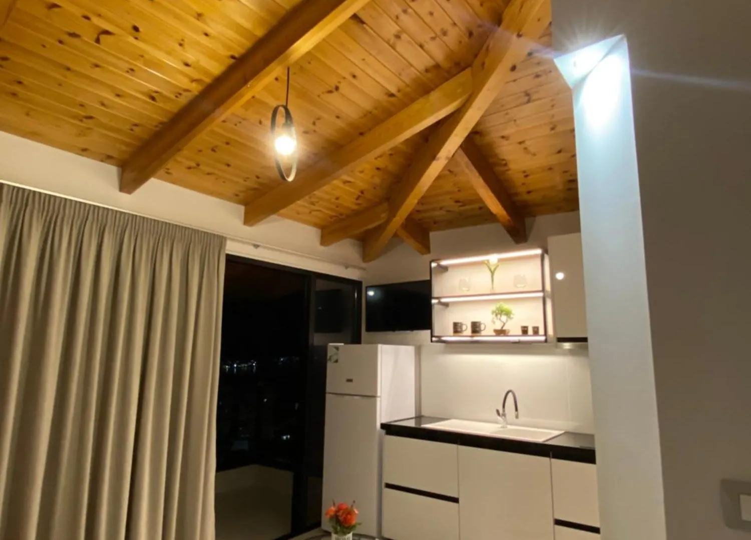 Crown Deluxe Property Saranda Villa
